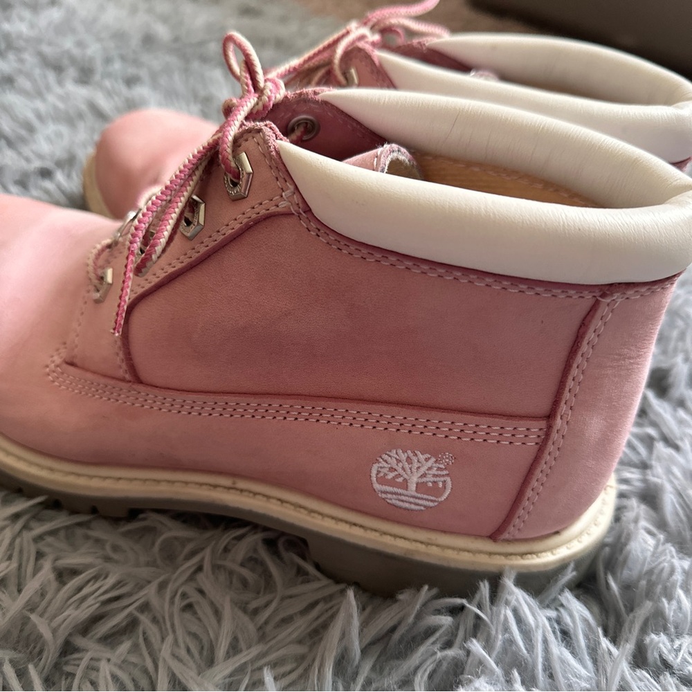 Pink Timberlands - Picture 6 of 9